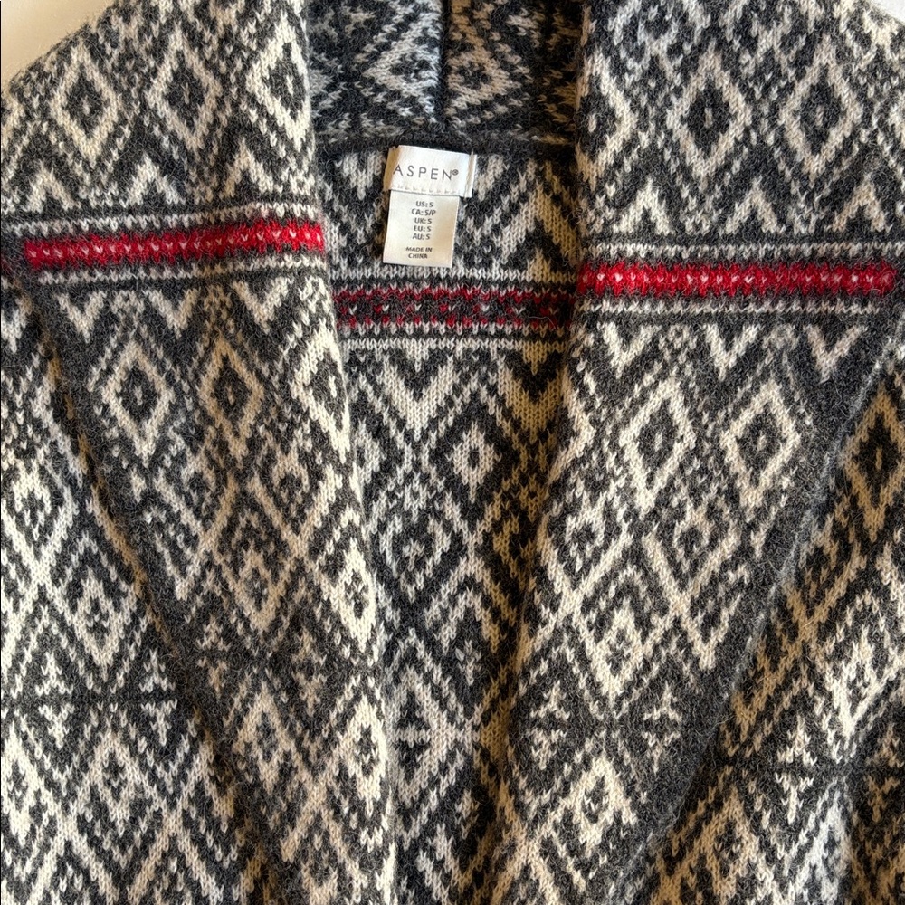 Geometric Patterned Cardigan - Picture 2 of 4